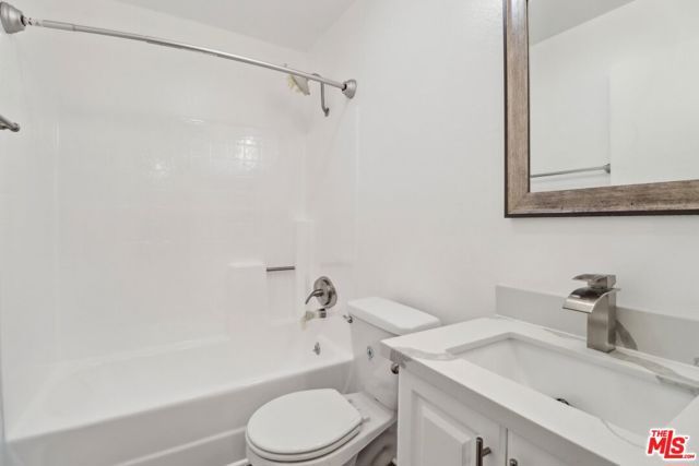 311 S New Hampshire Avenue, Los Angeles, CA 90020