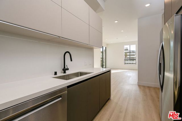 3833 Dunn 408, Culver City, CA 90232