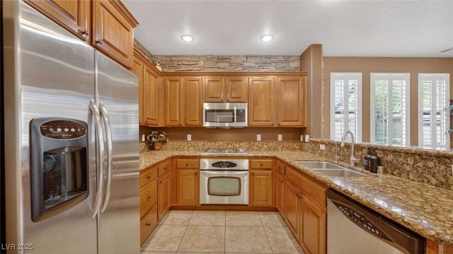 11428 Belmont Lake Drive 101, Las Vegas, NV 89135