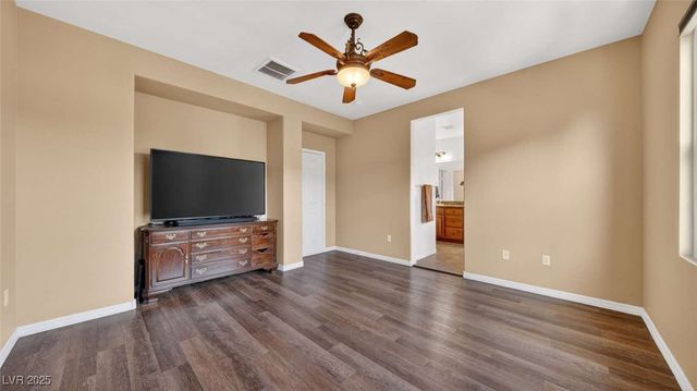 11428 Belmont Lake Drive 101, Las Vegas, NV 89135