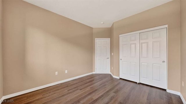 11428 Belmont Lake Drive 101, Las Vegas, NV 89135