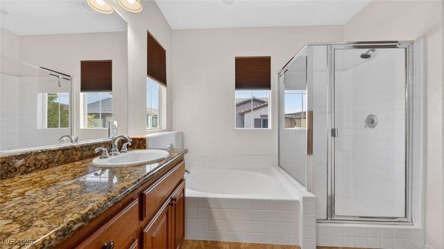 11428 Belmont Lake Drive 101, Las Vegas, NV 89135