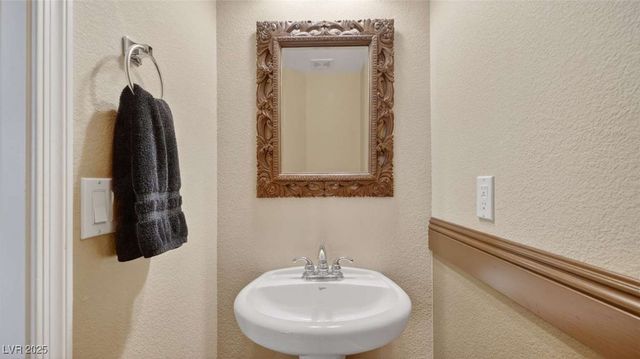 11428 Belmont Lake Drive 101, Las Vegas, NV 89135