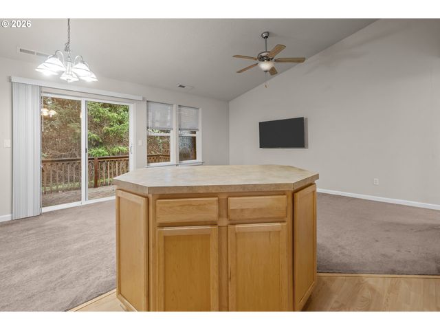 675 Nw CYPRESS St, Mc Minnville, OR 97128