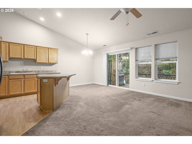 675 Nw CYPRESS St, Mc Minnville, OR 97128