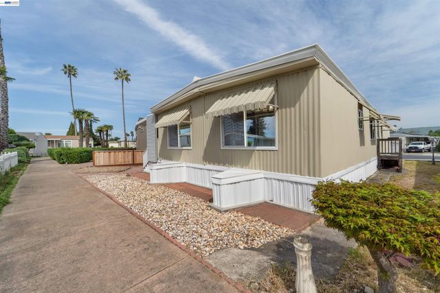 301 Maui Circle, Union City, CA 94587