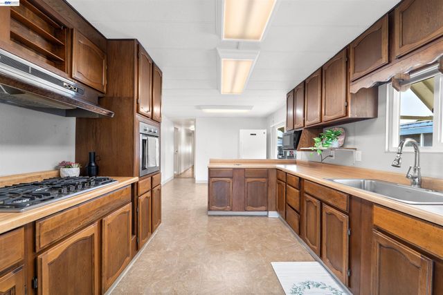 301 Maui Circle, Union City, CA 94587