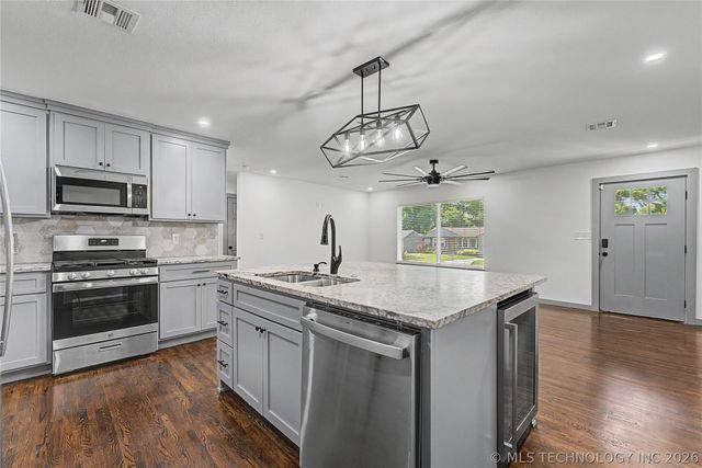4065 E 25th Street, Tulsa, OK 74114