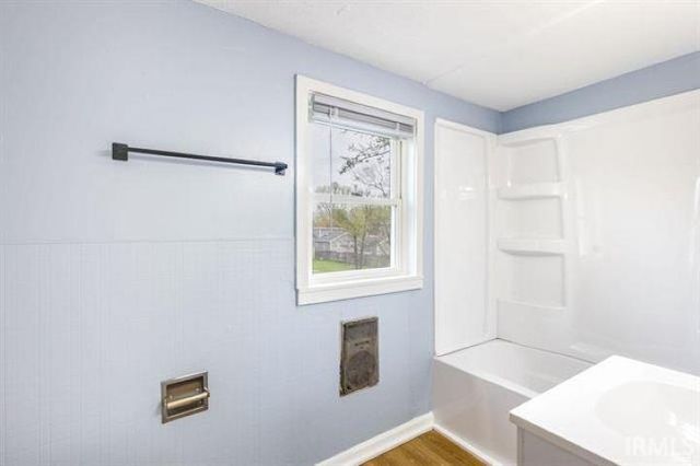 1105 Queen Street, South Bend, IN 46616