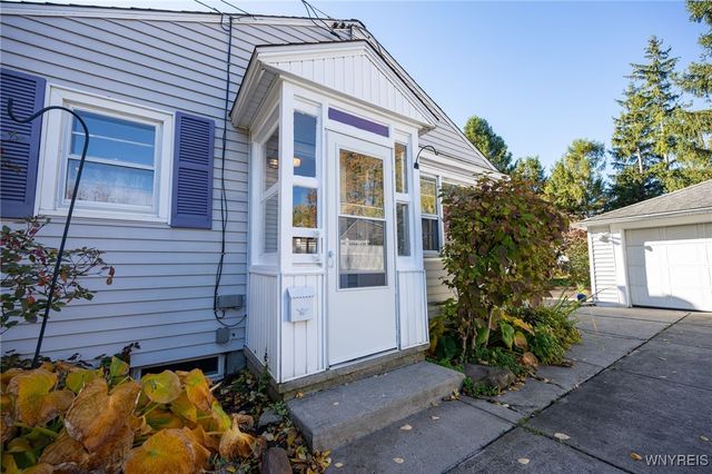 99 Milford Street, Hamburg, NY 14075