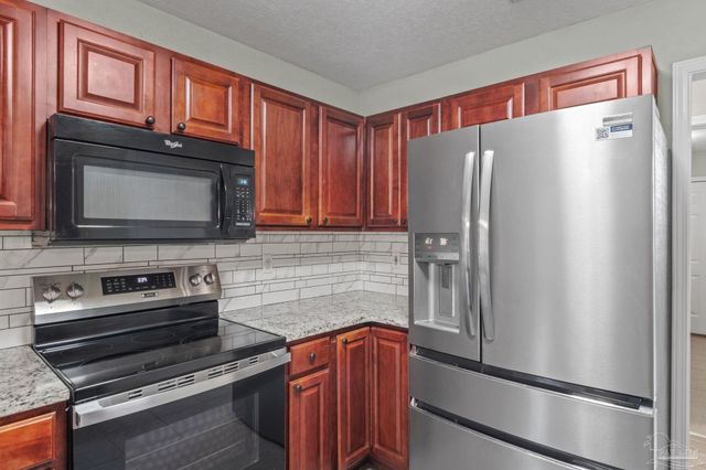 1963 Melissa Oaks Dr, Gulf Breeze, FL 32563