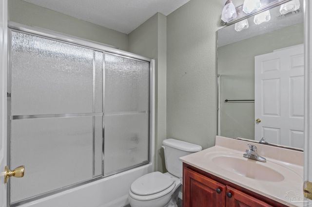 1963 Melissa Oaks Dr, Gulf Breeze, FL 32563