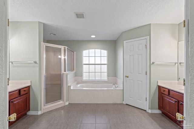 1963 Melissa Oaks Dr, Gulf Breeze, FL 32563