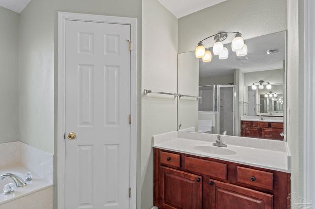 1963 Melissa Oaks Dr, Gulf Breeze, FL 32563