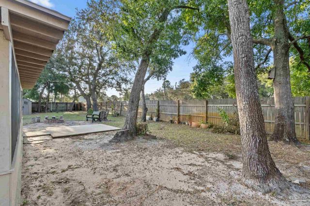 1963 Melissa Oaks Dr, Gulf Breeze, FL 32563