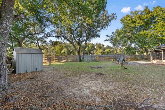 1963 Melissa Oaks Dr, Gulf Breeze, FL 32563