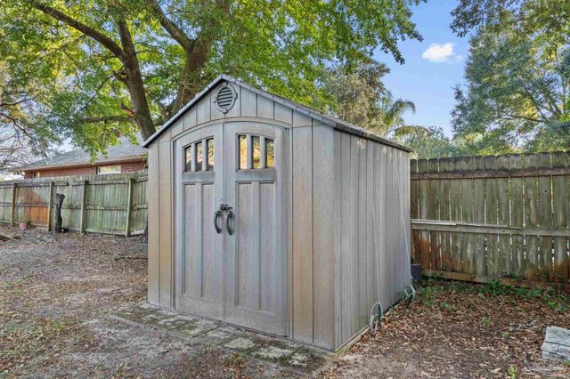 1963 Melissa Oaks Dr, Gulf Breeze, FL 32563