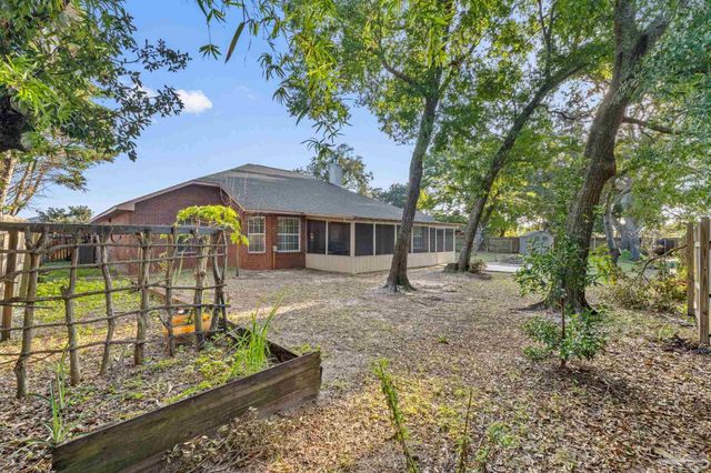 1963 Melissa Oaks Dr, Gulf Breeze, FL 32563