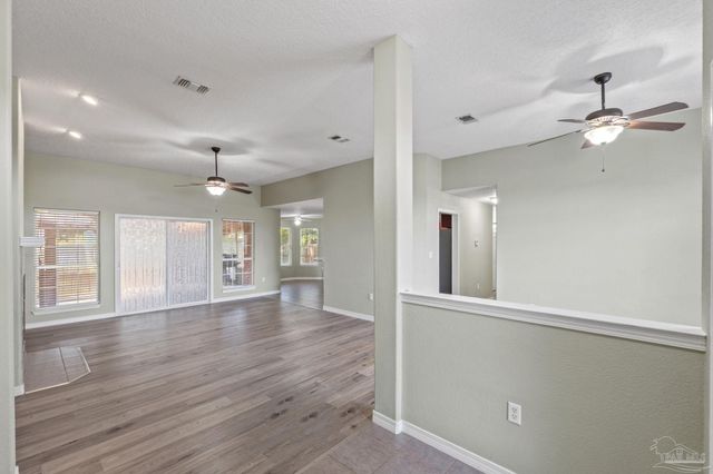 1963 Melissa Oaks Dr, Gulf Breeze, FL 32563