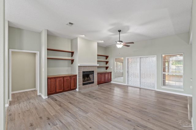 1963 Melissa Oaks Dr, Gulf Breeze, FL 32563