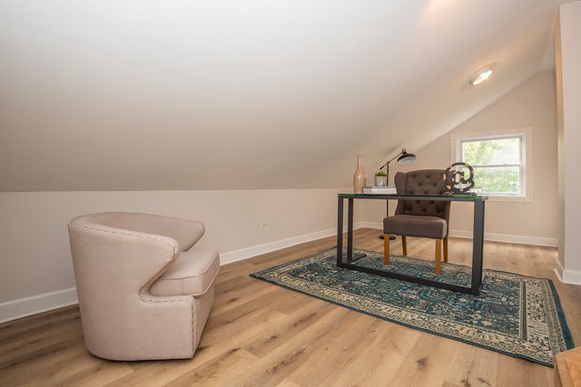 216 Flora Avenue, Glenview, IL 60025