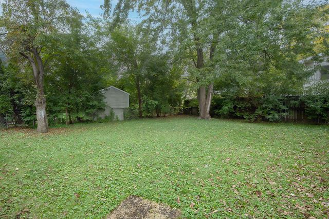 216 Flora Avenue, Glenview, IL 60025