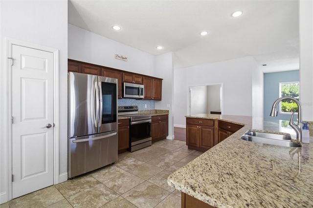 5104 52ND AVENUE W, Bradenton, FL 34210