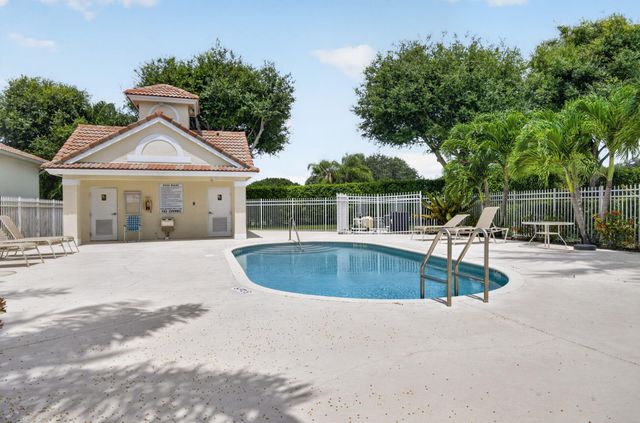 11585 Green Golf Lane, Boynton Beach, FL 33437