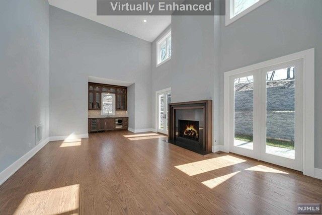 881 Hilltop Terrace, Franklin Lakes, NJ 07417
