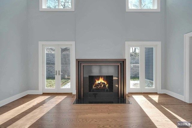 881 Hilltop Terrace, Franklin Lakes, NJ 07417