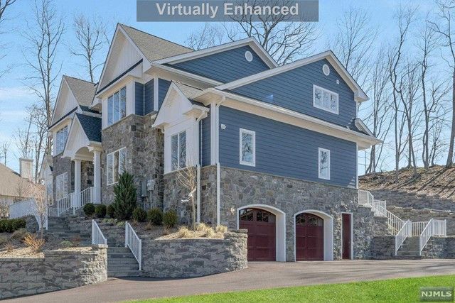 881 Hilltop Terrace, Franklin Lakes, NJ 07417