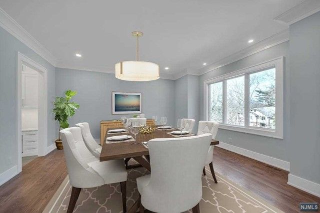 881 Hilltop Terrace, Franklin Lakes, NJ 07417