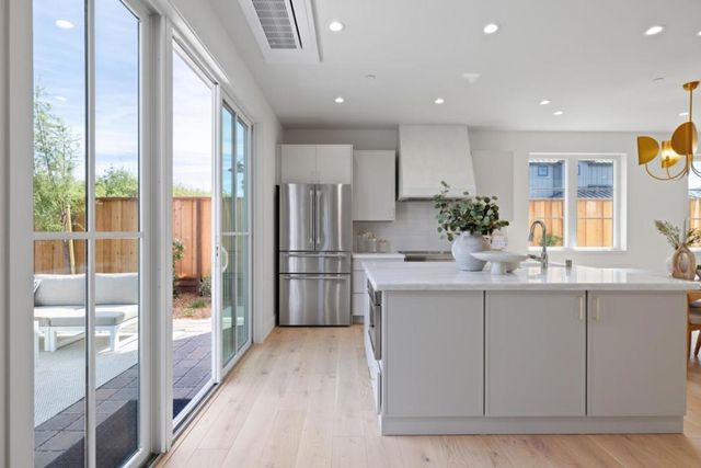 577 Creekside Court, Half Moon Bay, CA 94019