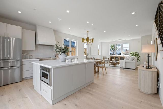 577 Creekside Court, Half Moon Bay, CA 94019