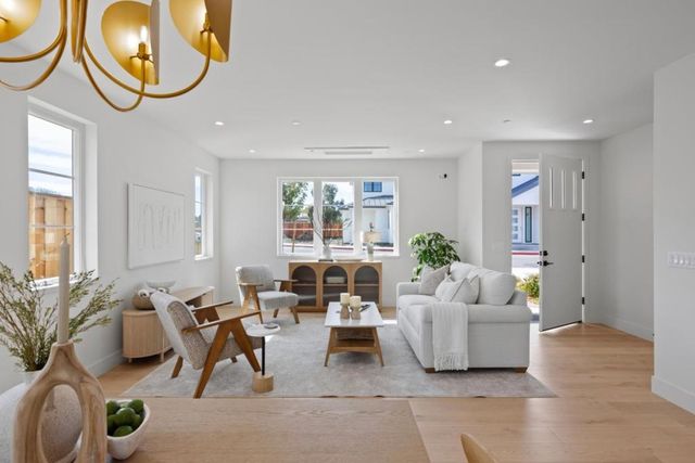 577 Creekside Court, Half Moon Bay, CA 94019