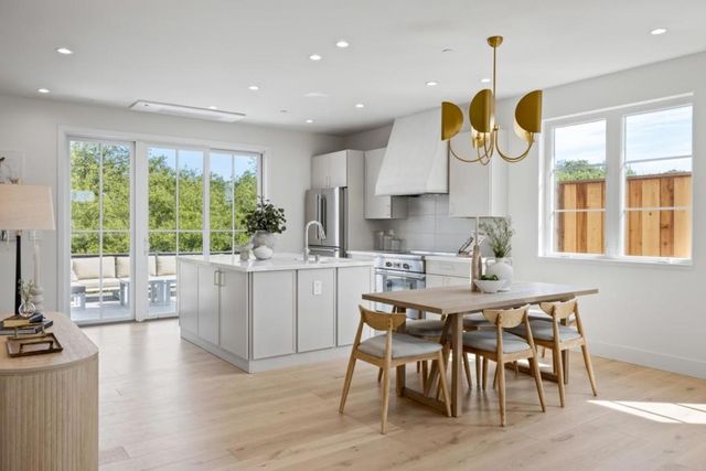 577 Creekside Court, Half Moon Bay, CA 94019