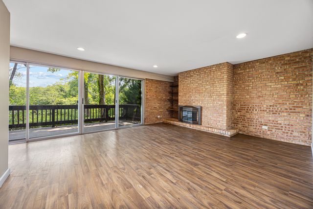 5515 Lakeside Drive 1D, Lisle, IL 60532