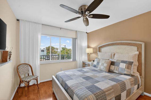 1502 S Lakeside Drive 214, Lake Worth Beach, FL 33460