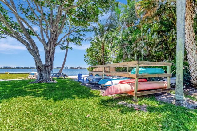 1502 S Lakeside Drive 214, Lake Worth Beach, FL 33460