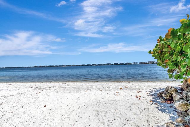 1502 S Lakeside Drive 214, Lake Worth Beach, FL 33460