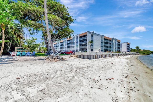 1502 S Lakeside Drive 214, Lake Worth Beach, FL 33460