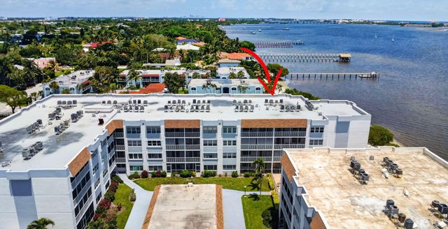 1502 S Lakeside Drive 214, Lake Worth Beach, FL 33460