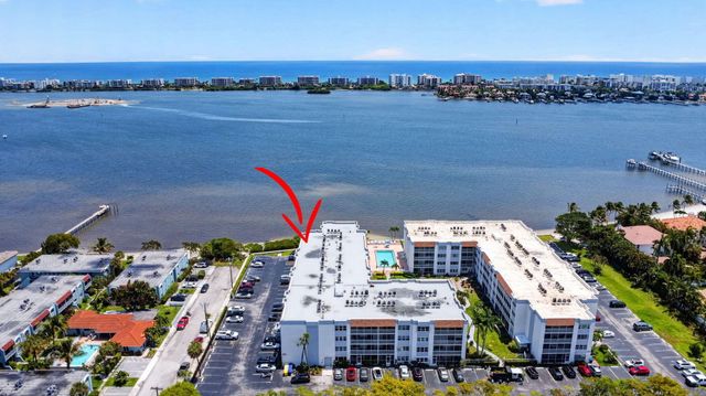 1502 S Lakeside Drive 214, Lake Worth Beach, FL 33460