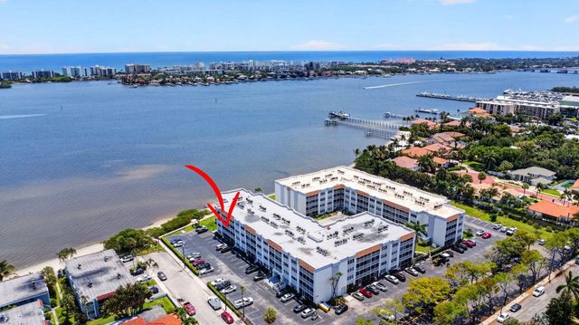 1502 S Lakeside Drive 214, Lake Worth Beach, FL 33460