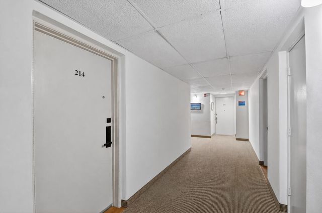 1502 S Lakeside Drive 214, Lake Worth Beach, FL 33460