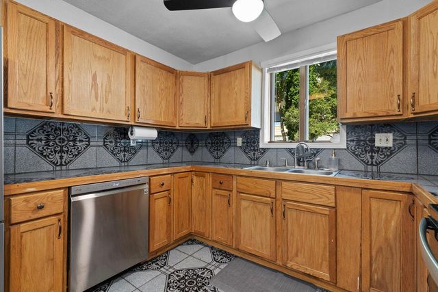 10006 W Bungalow PARKWAY, West Allis, WI 53214
