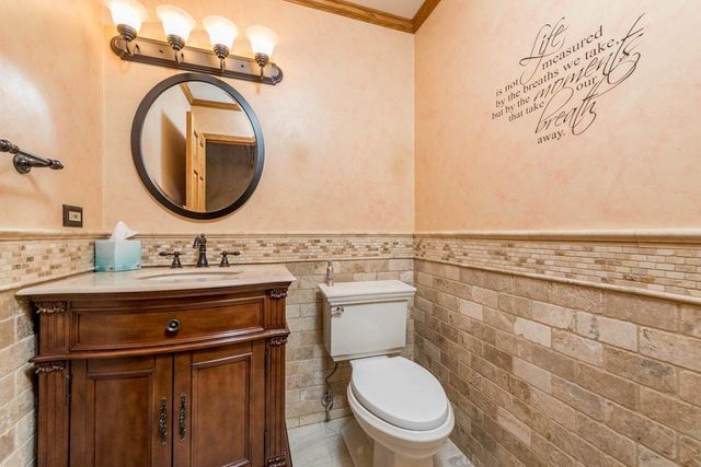 3002 Highland Court, Winthrop Harbor, IL 60096