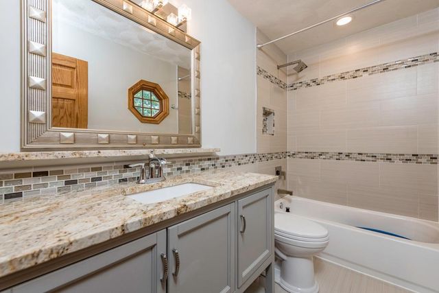 3002 Highland Court, Winthrop Harbor, IL 60096