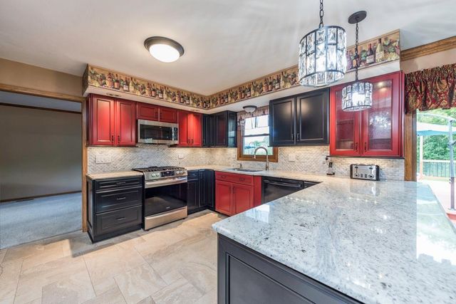 3002 Highland Court, Winthrop Harbor, IL 60096