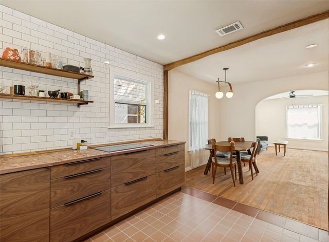 1427 Arizona Avenue, Dallas, TX 75216